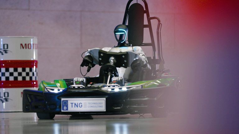 TNG Technology Consulting_Humanoider Roboter vs Porsche RS3GT
